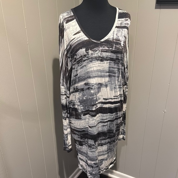CAbi gray/black/white paintbrush tissue V neck dolman long sleeve midi. Medium - Picture 1 of 5